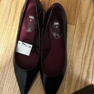 Zara Black Flats Classic Design